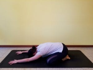 yoga esercizi dolore cervicale